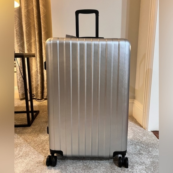 🎉LAST CHANCE🎉CALPAK 28in Hardside Spinner Luggage - Picture 2 of 7